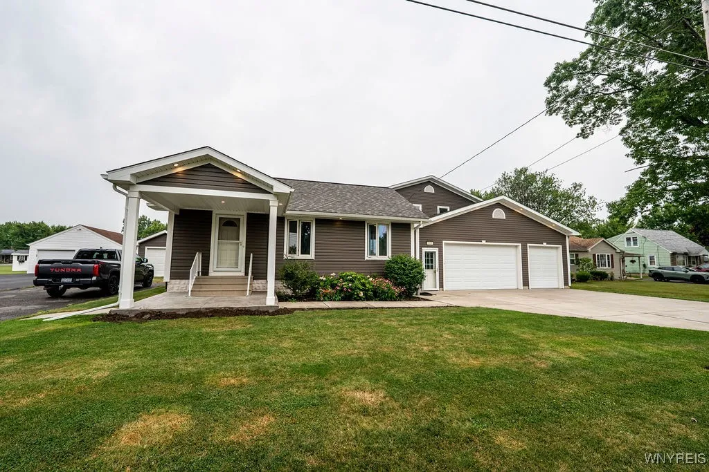 2509 Washington Street, Wheatfield, New York 14304, Wheatfield, New York 14304, 4 Bedrooms Bedrooms, 7 Rooms Rooms,3 BathroomsBathrooms,Residential,Closed,2509 Washington Street, Wheatfield, New York 14304,0,B1627923
