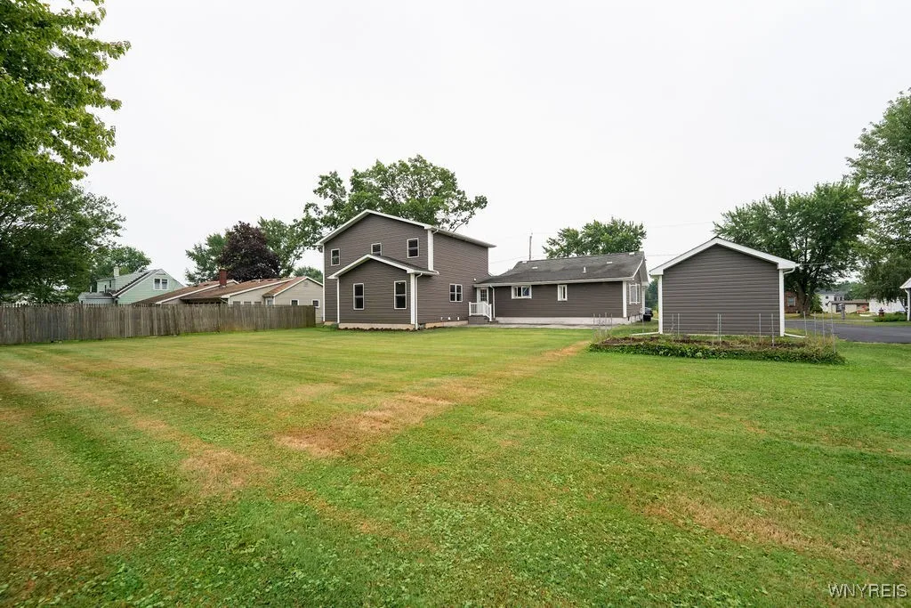 2509 Washington Street, Wheatfield, New York 14304, Wheatfield, New York 14304, 4 Bedrooms Bedrooms, 7 Rooms Rooms,3 BathroomsBathrooms,Residential,Closed,2509 Washington Street, Wheatfield, New York 14304,0,B1627923