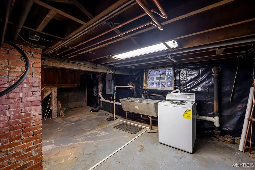 2509 Washington Street, Wheatfield, New York 14304, Wheatfield, New York 14304, 4 Bedrooms Bedrooms, 7 Rooms Rooms,3 BathroomsBathrooms,Residential,Closed,2509 Washington Street, Wheatfield, New York 14304,0,B1627923