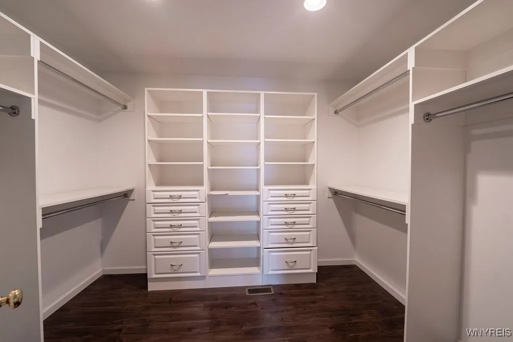 2509 Washington Street, Wheatfield, New York 14304, Wheatfield, New York 14304, 4 Bedrooms Bedrooms, 7 Rooms Rooms,3 BathroomsBathrooms,Residential,Closed,2509 Washington Street, Wheatfield, New York 14304,0,B1627923