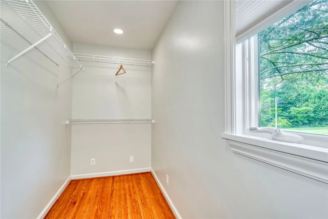 27 Crest Road, Perinton, New York 14445, Perinton, New York 14445, 4 Bedrooms Bedrooms, 7 Rooms Rooms,2 BathroomsBathrooms,Residential,Closed,27 Crest Road, Perinton, New York 14445,0,R1628144