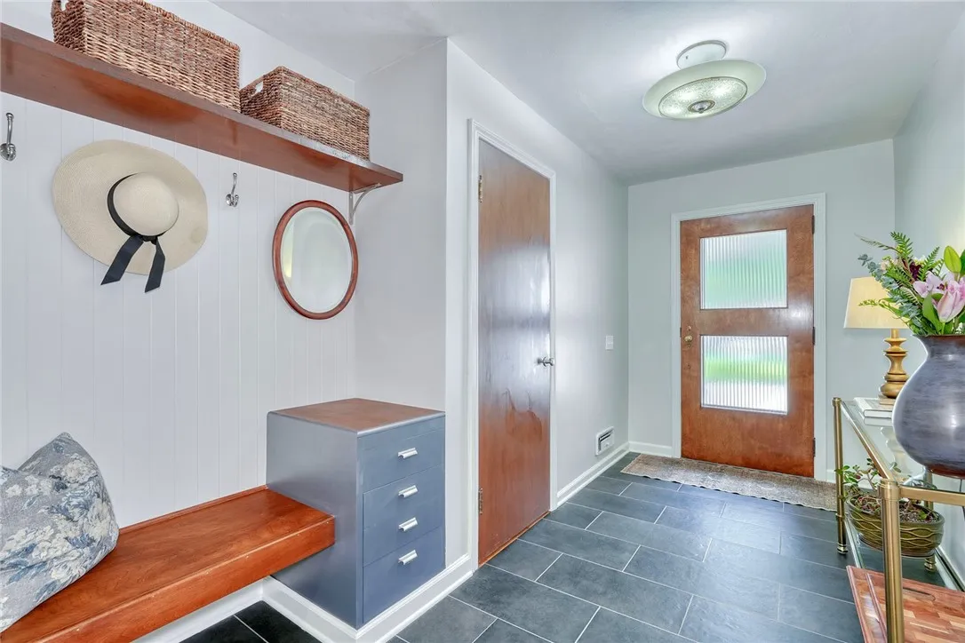 27 Crest Road, Perinton, New York 14445, Perinton, New York 14445, 4 Bedrooms Bedrooms, 7 Rooms Rooms,2 BathroomsBathrooms,Residential,Closed,27 Crest Road, Perinton, New York 14445,0,R1628144