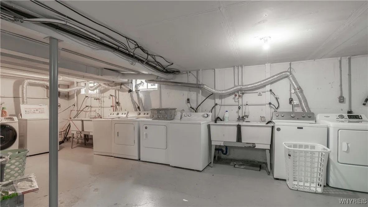 165 Old Lyme Drive 5, Amherst, New York 14221, Amherst, New York 14221, 2 Bedrooms Bedrooms, 6 Rooms Rooms,1 BathroomBathrooms,Residential,For Sale,165 Old Lyme Drive 5, Amherst, New York 14221,B1627191