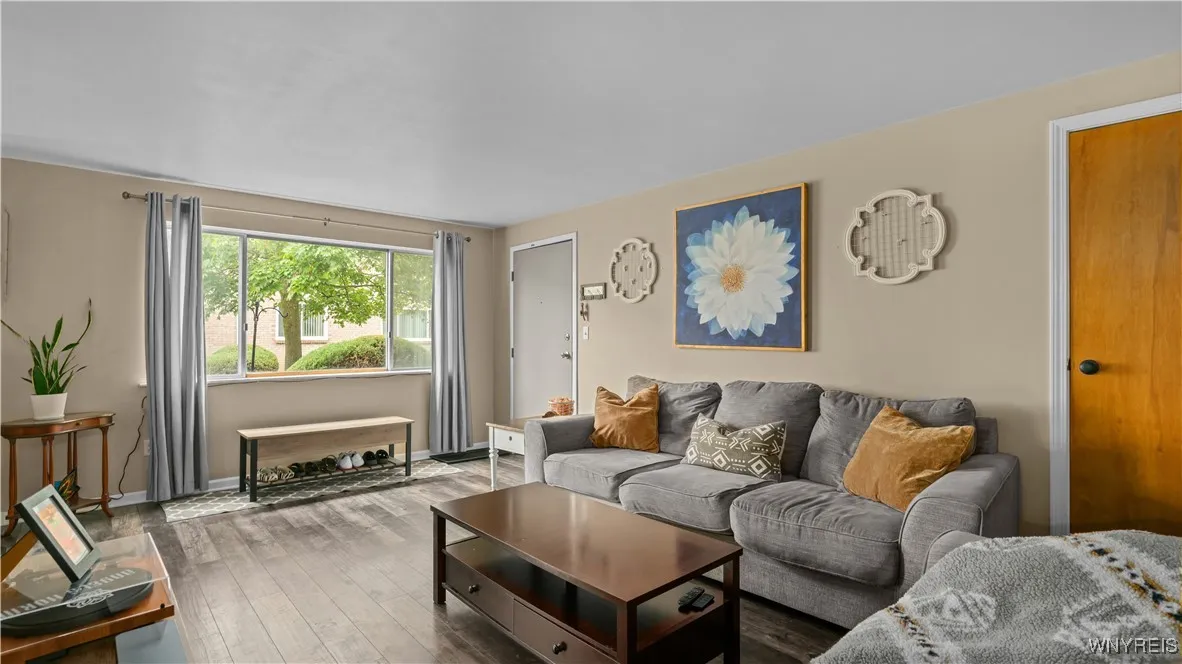 165 Old Lyme Drive 5, Amherst, New York 14221, Amherst, New York 14221, 2 Bedrooms Bedrooms, 6 Rooms Rooms,1 BathroomBathrooms,Residential,For Sale,165 Old Lyme Drive 5, Amherst, New York 14221,B1627191