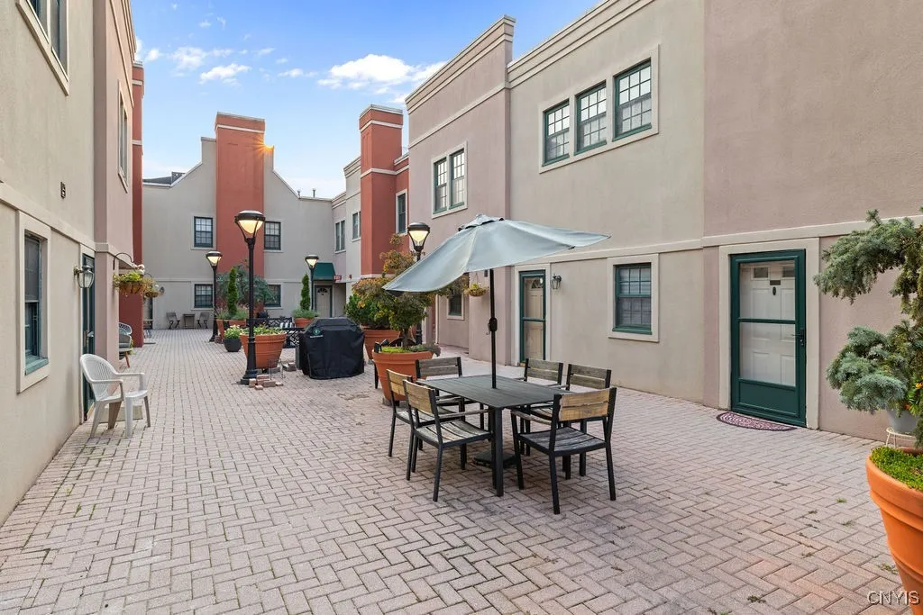 133 Walton Street 138, Syracuse, New York 13202, Syracuse, New York 13202, 2 Bedrooms Bedrooms, 7 Rooms Rooms,2 BathroomsBathrooms,Residential,Closed,133 Walton Street 138, Syracuse, New York 13202,0,S1627755