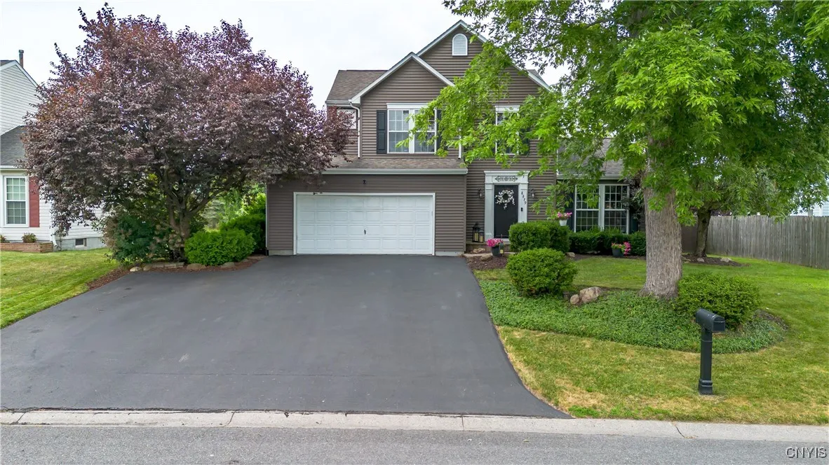 8279 Dampier Circle, Clay, New York 13090, Clay, New York 13090, 3 Bedrooms Bedrooms, 7 Rooms Rooms,2 BathroomsBathrooms,Residential,Closed,8279 Dampier Circle, Clay, New York 13090,0,S1626467