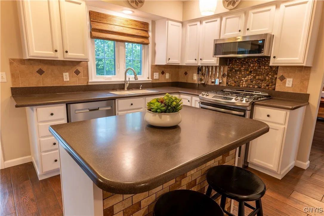 8279 Dampier Circle, Clay, New York 13090, Clay, New York 13090, 3 Bedrooms Bedrooms, 7 Rooms Rooms,2 BathroomsBathrooms,Residential,Closed,8279 Dampier Circle, Clay, New York 13090,0,S1626467