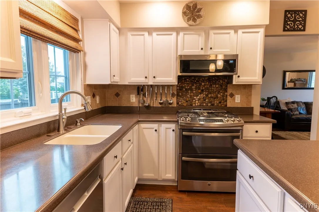 8279 Dampier Circle, Clay, New York 13090, Clay, New York 13090, 3 Bedrooms Bedrooms, 7 Rooms Rooms,2 BathroomsBathrooms,Residential,Closed,8279 Dampier Circle, Clay, New York 13090,0,S1626467