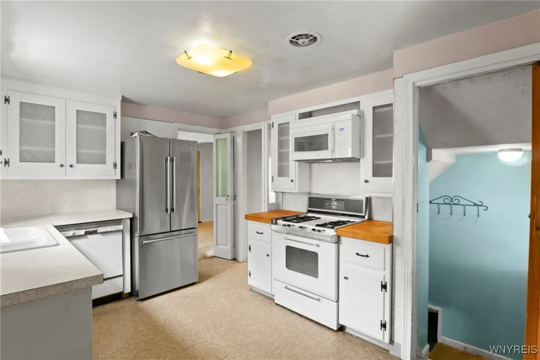 199 Woodridge Avenue, Cheektowaga, New York 14225, Cheektowaga, New York 14225, 3 Bedrooms Bedrooms, 7 Rooms Rooms,1 BathroomBathrooms,Residential,Closed,199 Woodridge Avenue, Cheektowaga, New York 14225,0,B1627260