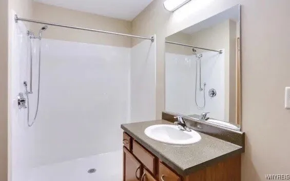 1013 Deer Lakes Drive, Amherst, New York 14228, Amherst, New York 14228, 2 Bedrooms Bedrooms, 5 Rooms Rooms,2 BathroomsBathrooms,Residential Lease,For Rent,1013 Deer Lakes Drive, Amherst, New York 14228,B1628165