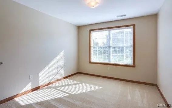 1013 Deer Lakes Drive, Amherst, New York 14228, Amherst, New York 14228, 2 Bedrooms Bedrooms, 5 Rooms Rooms,2 BathroomsBathrooms,Residential Lease,For Rent,1013 Deer Lakes Drive, Amherst, New York 14228,B1628165