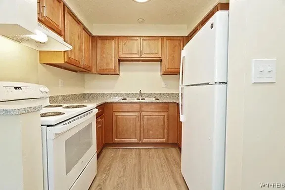86 #11 Sunndridge, Amherst, New York 14228, Amherst, New York 14228, 2 Bedrooms Bedrooms, 4 Rooms Rooms,1 BathroomBathrooms,Residential Lease,For Rent,86 #11 Sunndridge, Amherst, New York 14228,B1628176
