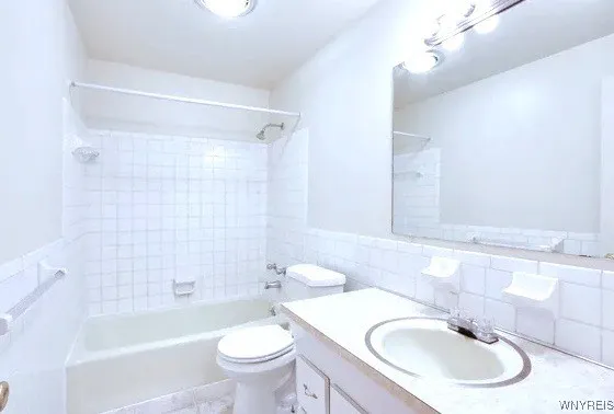 86 #11 Sunndridge, Amherst, New York 14228, Amherst, New York 14228, 2 Bedrooms Bedrooms, 4 Rooms Rooms,1 BathroomBathrooms,Residential Lease,For Rent,86 #11 Sunndridge, Amherst, New York 14228,B1628176