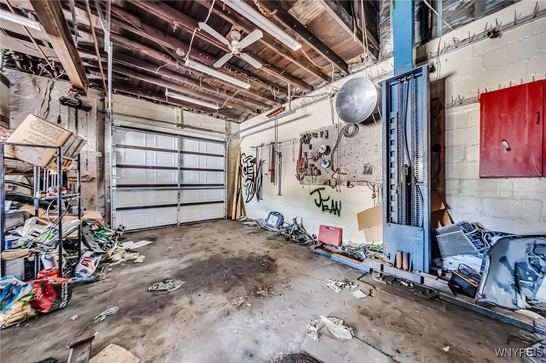 824 Clinton Street, Buffalo, New York 14210, Buffalo, New York 14210, 3 Bedrooms Bedrooms, ,4 BathroomsBathrooms,Residential,For Sale,824 Clinton Street, Buffalo, New York 14210,B1620224