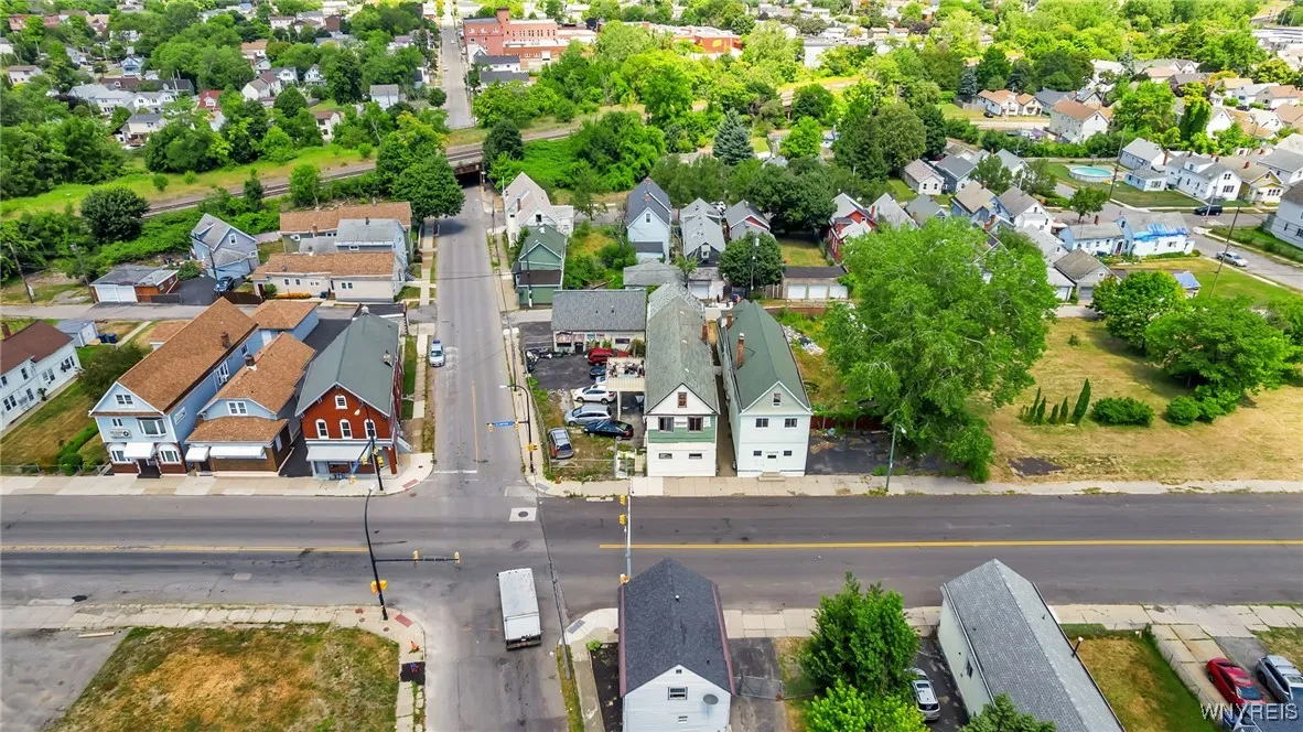 824 Clinton Street, Buffalo, New York 14210, Buffalo, New York 14210, 3 Bedrooms Bedrooms, ,4 BathroomsBathrooms,Residential,For Sale,824 Clinton Street, Buffalo, New York 14210,B1620224