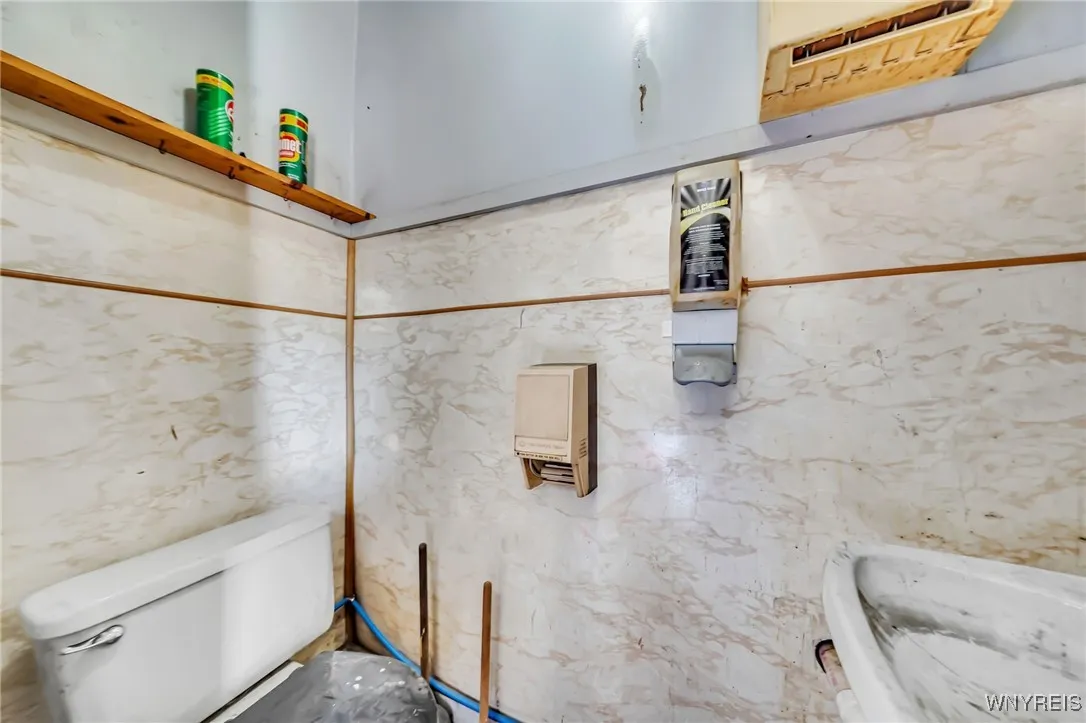 824 Clinton Street, Buffalo, New York 14210, Buffalo, New York 14210, 3 Bedrooms Bedrooms, ,4 BathroomsBathrooms,Residential,For Sale,824 Clinton Street, Buffalo, New York 14210,B1620224