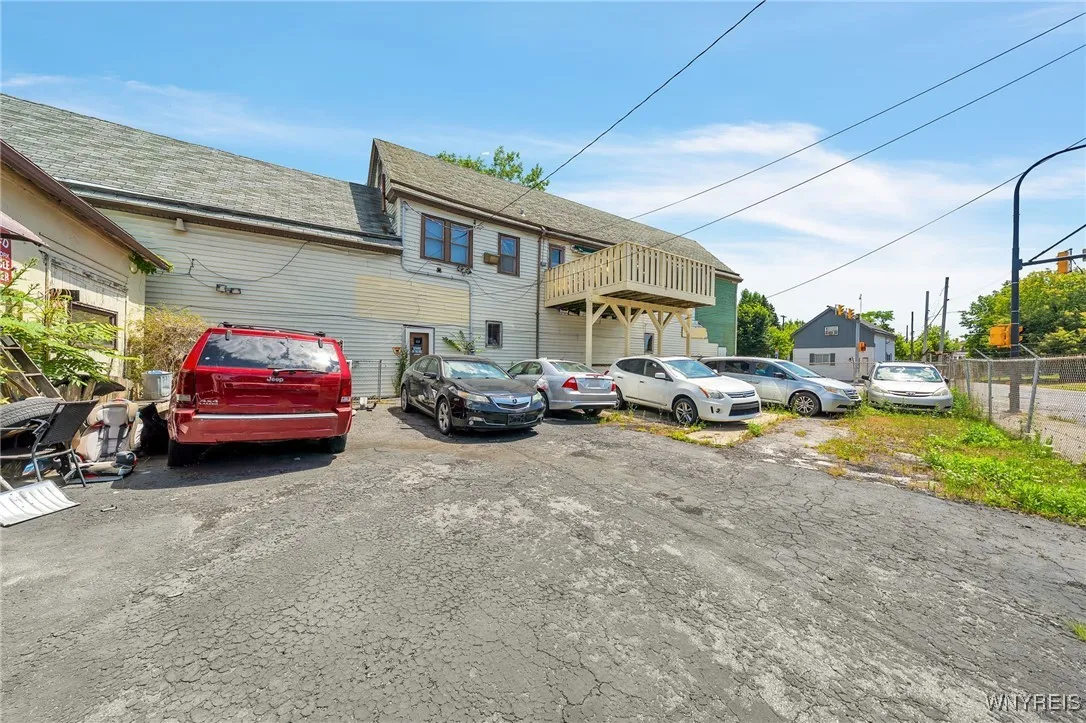 822 Clinton - parking spaces for garage/shop