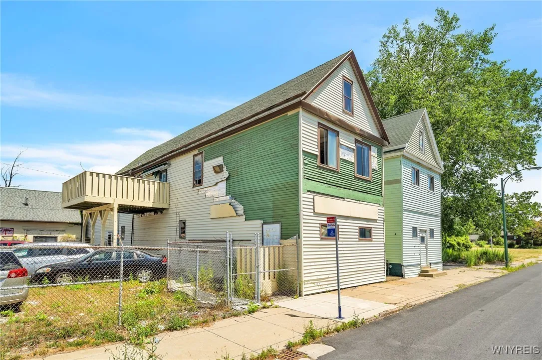 824 Clinton Street, Buffalo, New York 14210, Buffalo, New York 14210, 3 Bedrooms Bedrooms, ,4 BathroomsBathrooms,Residential,For Sale,824 Clinton Street, Buffalo, New York 14210,B1620224