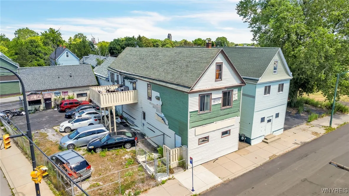 824 Clinton Street, Buffalo, New York 14210, Buffalo, New York 14210, 3 Bedrooms Bedrooms, ,4 BathroomsBathrooms,Residential,For Sale,824 Clinton Street, Buffalo, New York 14210,B1620224