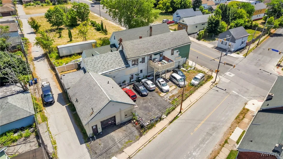 824 Clinton Street, Buffalo, New York 14210, Buffalo, New York 14210, 3 Bedrooms Bedrooms, ,4 BathroomsBathrooms,Residential,For Sale,824 Clinton Street, Buffalo, New York 14210,B1620224