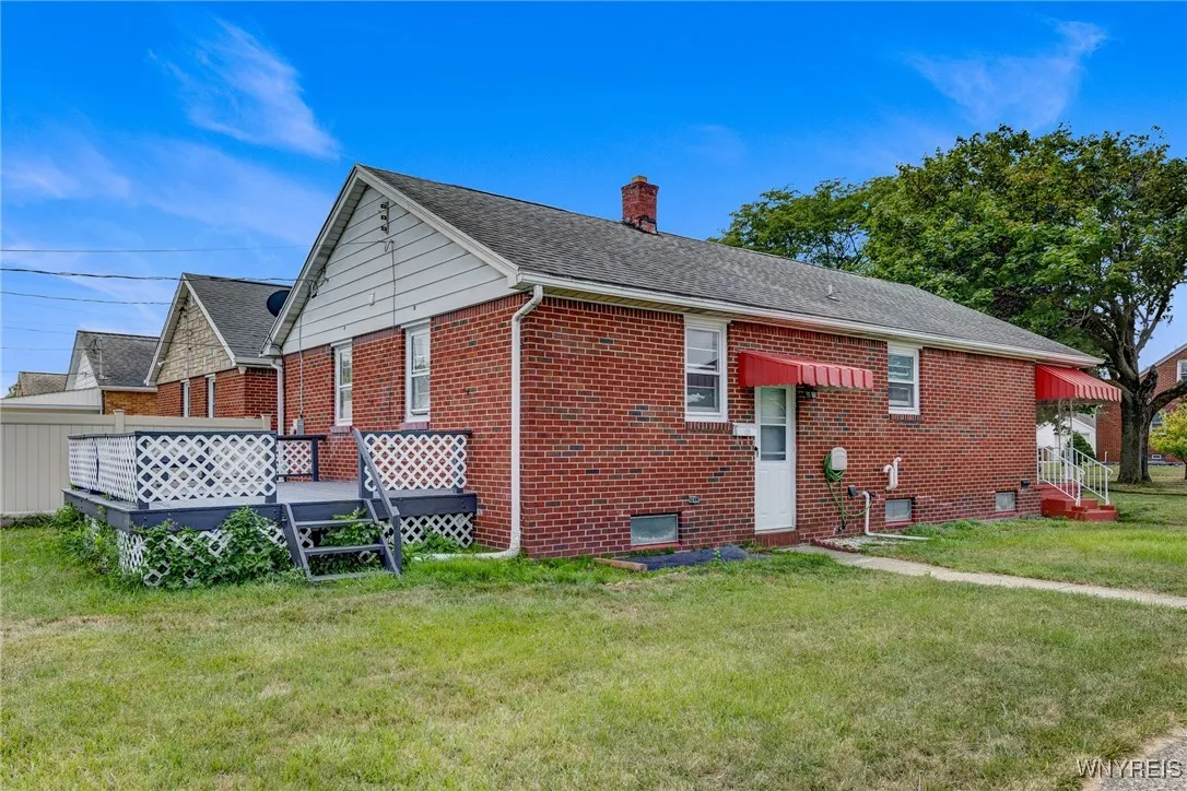191 Eastland Parkway, Cheektowaga, New York 14225, Cheektowaga, New York 14225, 3 Bedrooms Bedrooms, 6 Rooms Rooms,1 BathroomBathrooms,Residential,For Sale,191 Eastland Parkway, Cheektowaga, New York 14225,B1628199