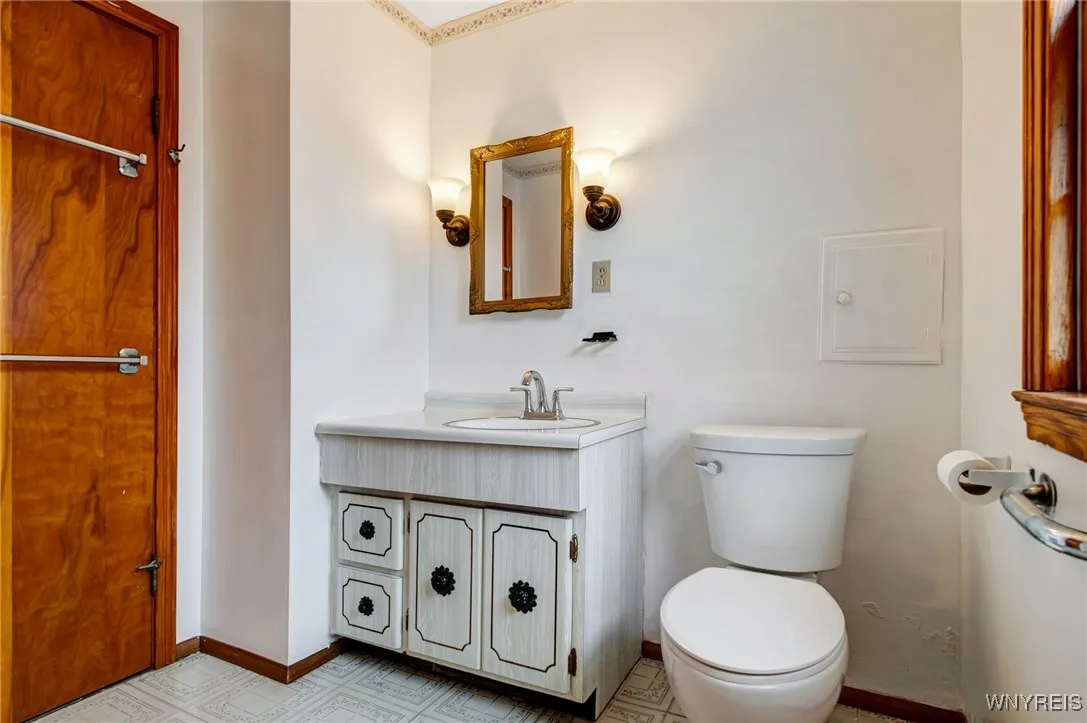 191 Eastland Parkway, Cheektowaga, New York 14225, Cheektowaga, New York 14225, 3 Bedrooms Bedrooms, 6 Rooms Rooms,1 BathroomBathrooms,Residential,For Sale,191 Eastland Parkway, Cheektowaga, New York 14225,B1628199