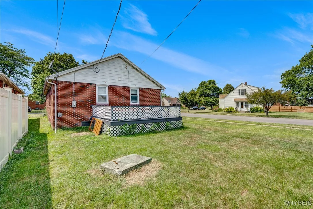 191 Eastland Parkway, Cheektowaga, New York 14225, Cheektowaga, New York 14225, 3 Bedrooms Bedrooms, 6 Rooms Rooms,1 BathroomBathrooms,Residential,For Sale,191 Eastland Parkway, Cheektowaga, New York 14225,B1628199