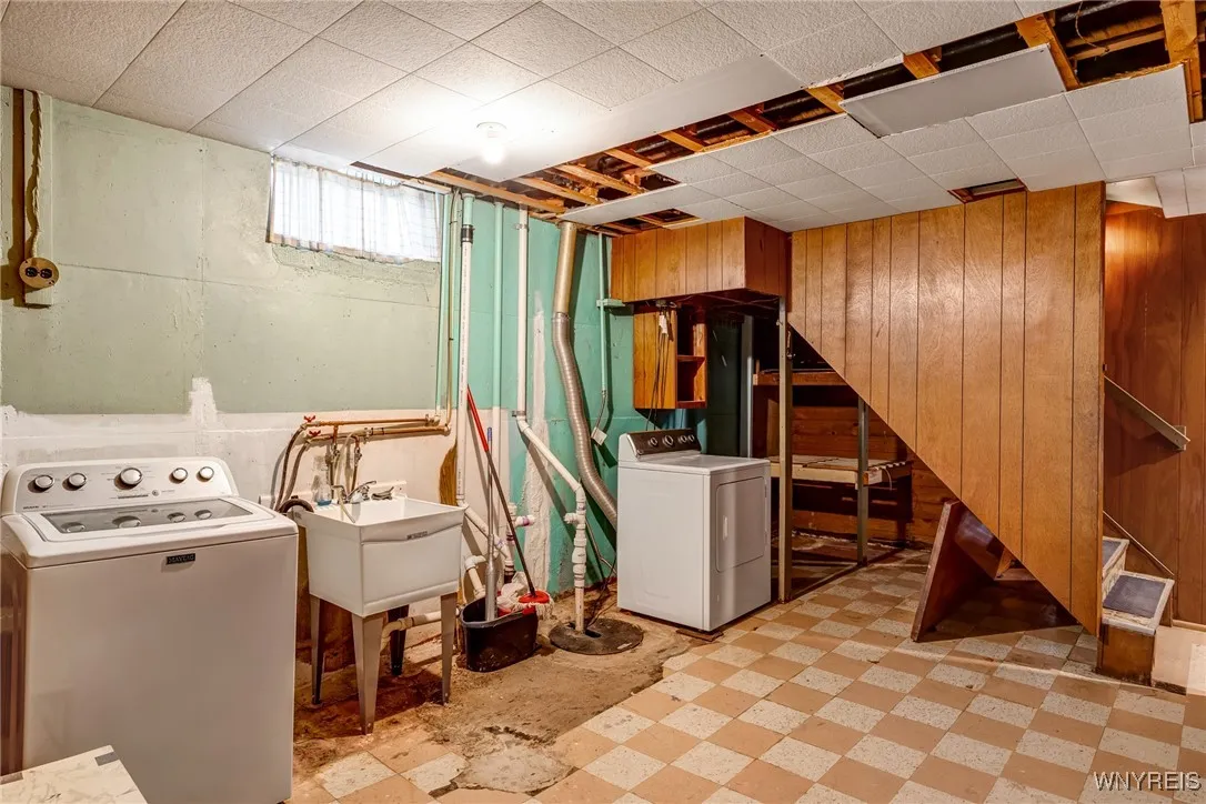 191 Eastland Parkway, Cheektowaga, New York 14225, Cheektowaga, New York 14225, 3 Bedrooms Bedrooms, 6 Rooms Rooms,1 BathroomBathrooms,Residential,For Sale,191 Eastland Parkway, Cheektowaga, New York 14225,B1628199