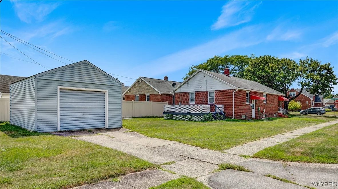 191 Eastland Parkway, Cheektowaga, New York 14225, Cheektowaga, New York 14225, 3 Bedrooms Bedrooms, 6 Rooms Rooms,1 BathroomBathrooms,Residential,For Sale,191 Eastland Parkway, Cheektowaga, New York 14225,B1628199