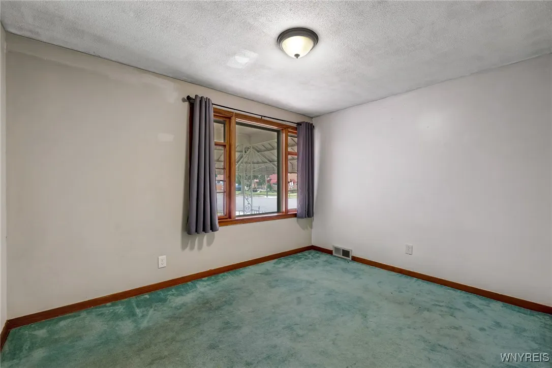 191 Eastland Parkway, Cheektowaga, New York 14225, Cheektowaga, New York 14225, 3 Bedrooms Bedrooms, 6 Rooms Rooms,1 BathroomBathrooms,Residential,For Sale,191 Eastland Parkway, Cheektowaga, New York 14225,B1628199