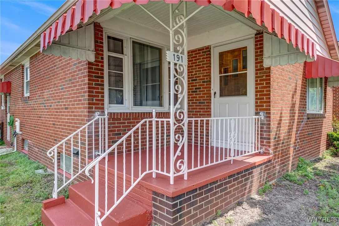191 Eastland Parkway, Cheektowaga, New York 14225, Cheektowaga, New York 14225, 3 Bedrooms Bedrooms, 6 Rooms Rooms,1 BathroomBathrooms,Residential,For Sale,191 Eastland Parkway, Cheektowaga, New York 14225,B1628199