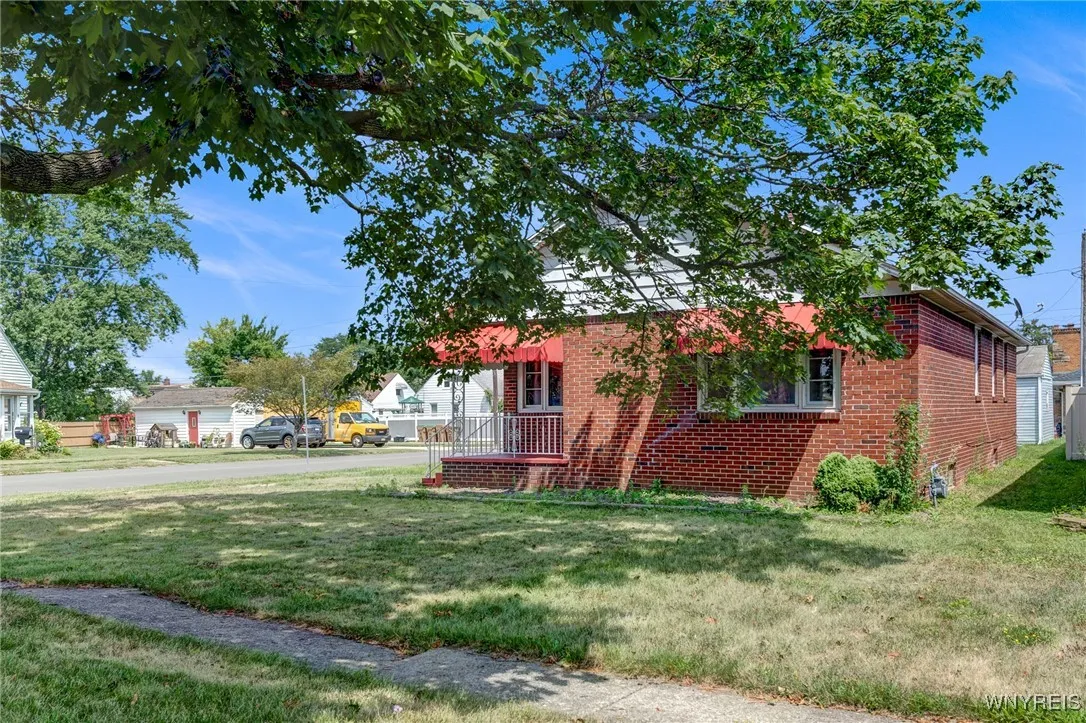 191 Eastland Parkway, Cheektowaga, New York 14225, Cheektowaga, New York 14225, 3 Bedrooms Bedrooms, 6 Rooms Rooms,1 BathroomBathrooms,Residential,For Sale,191 Eastland Parkway, Cheektowaga, New York 14225,B1628199