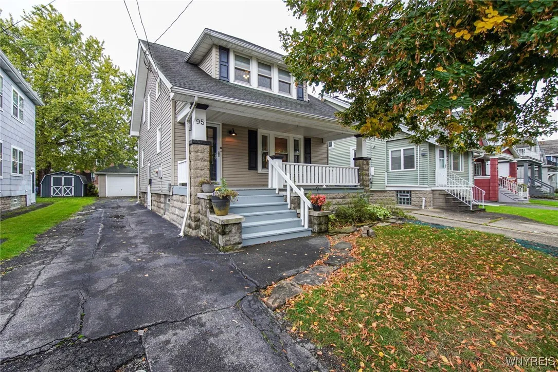 95 Columbus Avenue, Buffalo, New York 14220, Buffalo, New York 14220, 3 Bedrooms Bedrooms, 7 Rooms Rooms,2 BathroomsBathrooms,Residential,For Sale,95 Columbus Avenue, Buffalo, New York 14220,B1628004