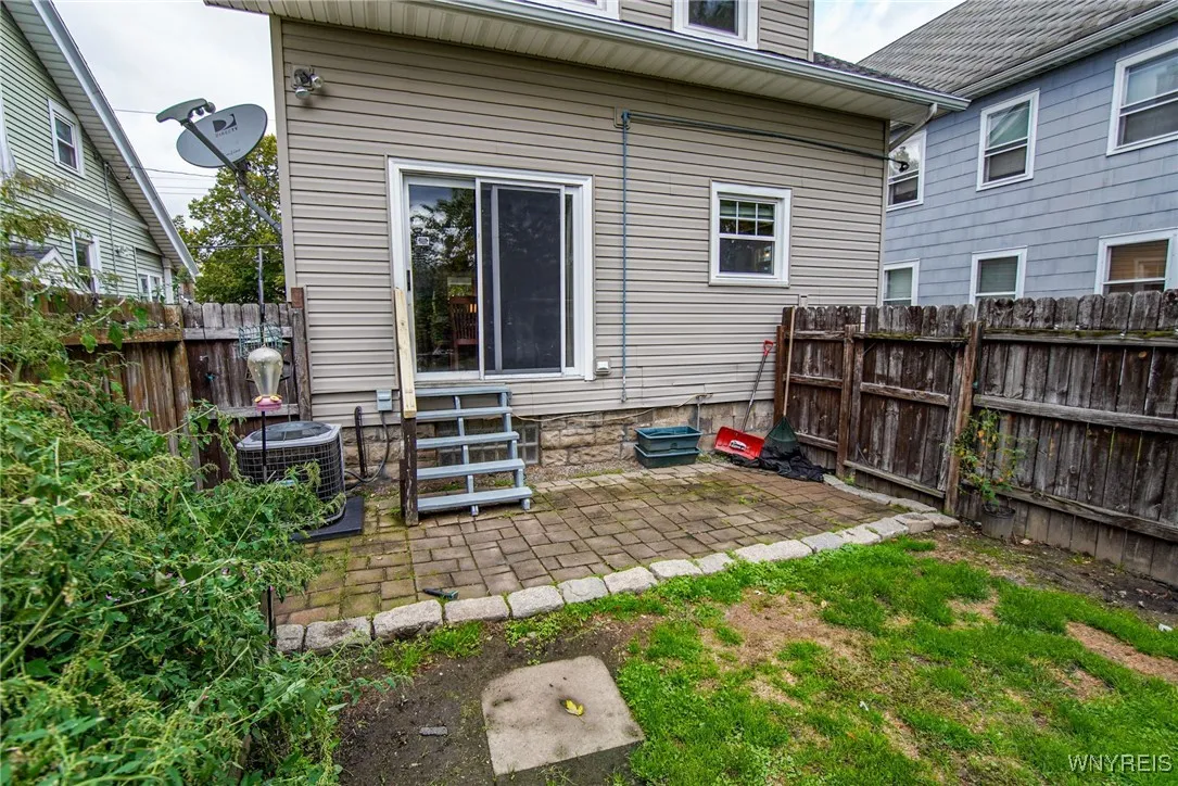 95 Columbus Avenue, Buffalo, New York 14220, Buffalo, New York 14220, 3 Bedrooms Bedrooms, 7 Rooms Rooms,2 BathroomsBathrooms,Residential,For Sale,95 Columbus Avenue, Buffalo, New York 14220,B1628004