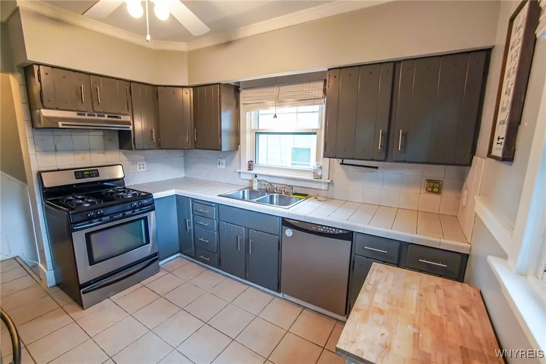 95 Columbus Avenue, Buffalo, New York 14220, Buffalo, New York 14220, 3 Bedrooms Bedrooms, 7 Rooms Rooms,2 BathroomsBathrooms,Residential,For Sale,95 Columbus Avenue, Buffalo, New York 14220,B1628004
