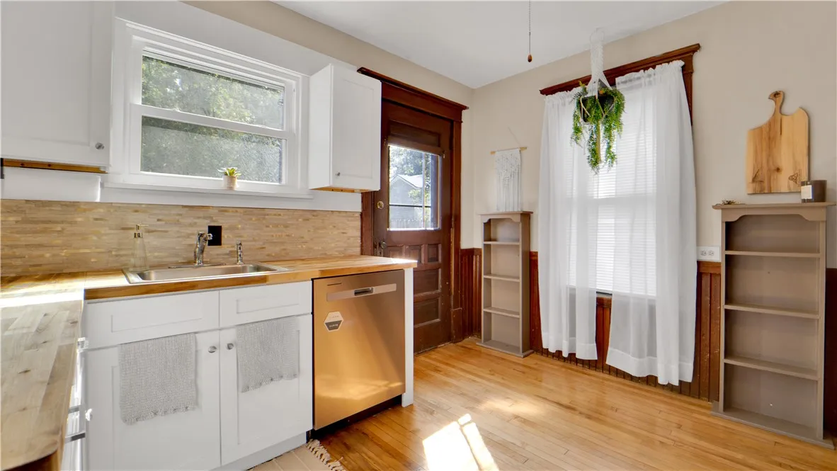 13 Lincoln Avenue, North Dansville, New York 14437, North Dansville, New York 14437, 5 Bedrooms Bedrooms, 8 Rooms Rooms,1 BathroomBathrooms,Residential,Closed,13 Lincoln Avenue, North Dansville, New York 14437,0,R1627919