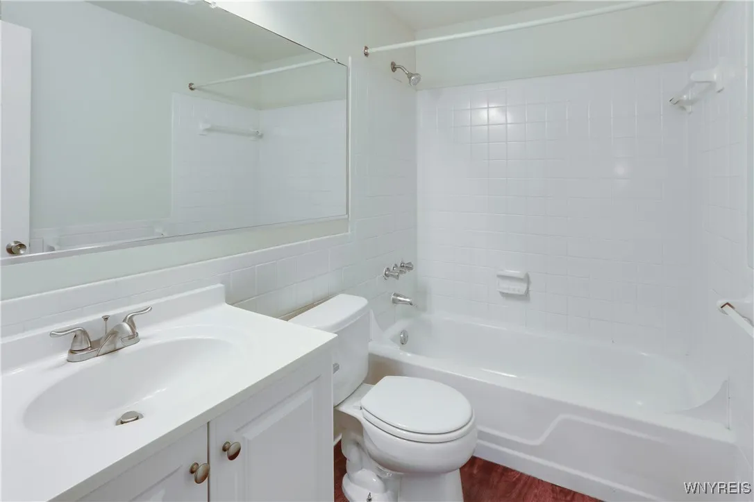 4449 Apt 8 Chestnut Ridge, Amherst, New York 14228, Amherst, New York 14228, 1 Bedroom Bedrooms, 3 Rooms Rooms,1 BathroomBathrooms,Residential Lease,For Rent,4449 Apt 8 Chestnut Ridge, Amherst, New York 14228,B1628213