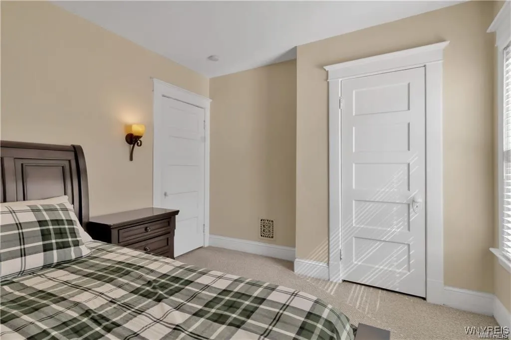 95 Inwood Place 2, Buffalo, New York 14209, Buffalo, New York 14209, 3 Bedrooms Bedrooms, 6 Rooms Rooms,1 BathroomBathrooms,Residential Lease,For Rent,95 Inwood Place 2, Buffalo, New York 14209,B1628194