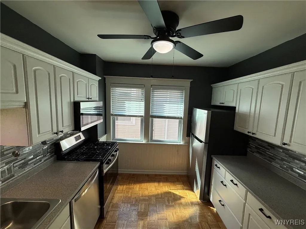 95 Inwood Place 2, Buffalo, New York 14209, Buffalo, New York 14209, 3 Bedrooms Bedrooms, 6 Rooms Rooms,1 BathroomBathrooms,Residential Lease,For Rent,95 Inwood Place 2, Buffalo, New York 14209,0,B1628194