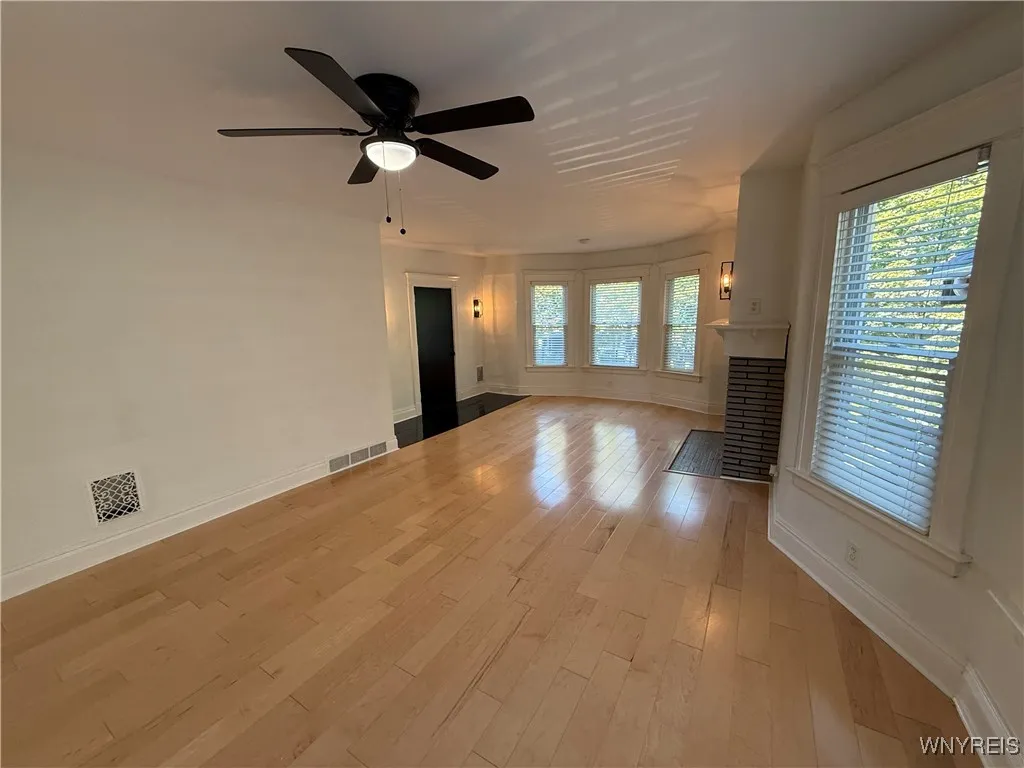 95 Inwood Place 2, Buffalo, New York 14209, Buffalo, New York 14209, 3 Bedrooms Bedrooms, 6 Rooms Rooms,1 BathroomBathrooms,Residential Lease,For Rent,95 Inwood Place 2, Buffalo, New York 14209,0,B1628194