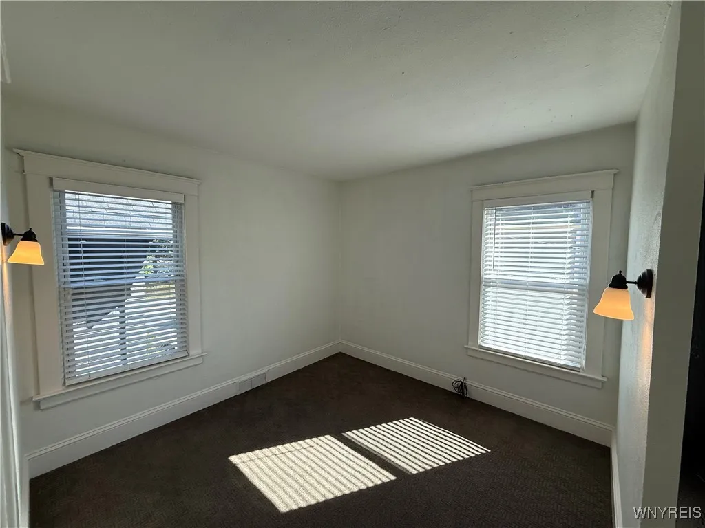 95 Inwood Place 2, Buffalo, New York 14209, Buffalo, New York 14209, 3 Bedrooms Bedrooms, 6 Rooms Rooms,1 BathroomBathrooms,Residential Lease,For Rent,95 Inwood Place 2, Buffalo, New York 14209,0,B1628194