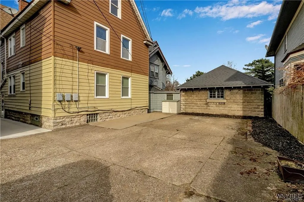 95 Inwood Place 2, Buffalo, New York 14209, Buffalo, New York 14209, 3 Bedrooms Bedrooms, 6 Rooms Rooms,1 BathroomBathrooms,Residential Lease,For Rent,95 Inwood Place 2, Buffalo, New York 14209,B1628194