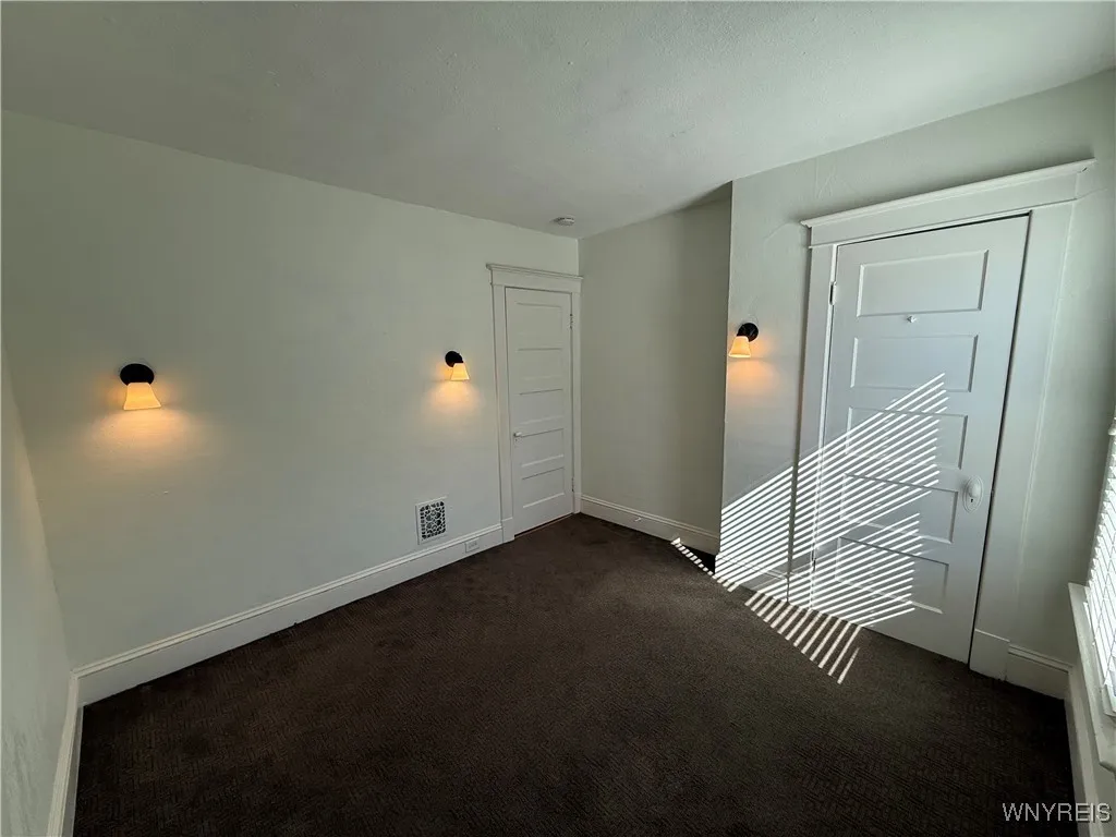 95 Inwood Place 2, Buffalo, New York 14209, Buffalo, New York 14209, 3 Bedrooms Bedrooms, 6 Rooms Rooms,1 BathroomBathrooms,Residential Lease,For Rent,95 Inwood Place 2, Buffalo, New York 14209,0,B1628194