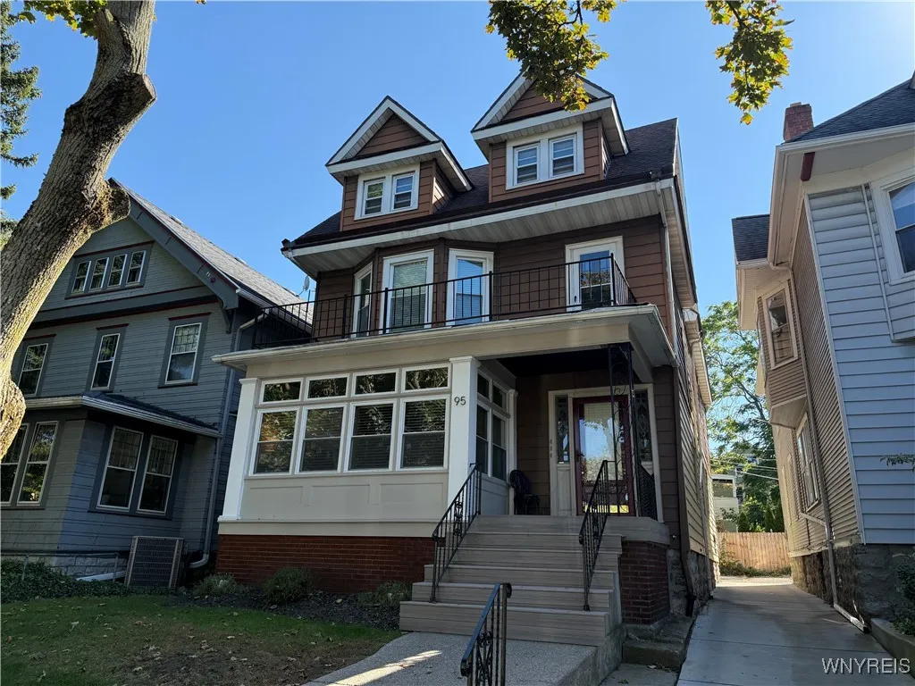 95 Inwood Place 2, Buffalo, New York 14209, Buffalo, New York 14209, 3 Bedrooms Bedrooms, 6 Rooms Rooms,1 BathroomBathrooms,Residential Lease,For Rent,95 Inwood Place 2, Buffalo, New York 14209,0,B1628194