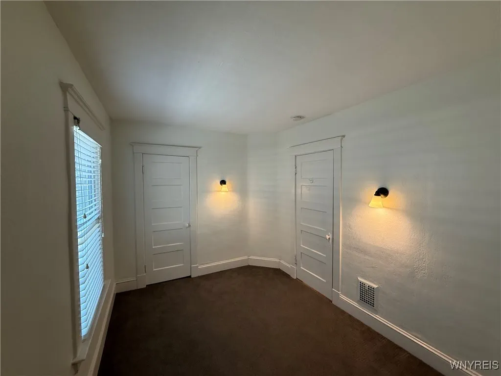 95 Inwood Place 2, Buffalo, New York 14209, Buffalo, New York 14209, 3 Bedrooms Bedrooms, 6 Rooms Rooms,1 BathroomBathrooms,Residential Lease,For Rent,95 Inwood Place 2, Buffalo, New York 14209,0,B1628194