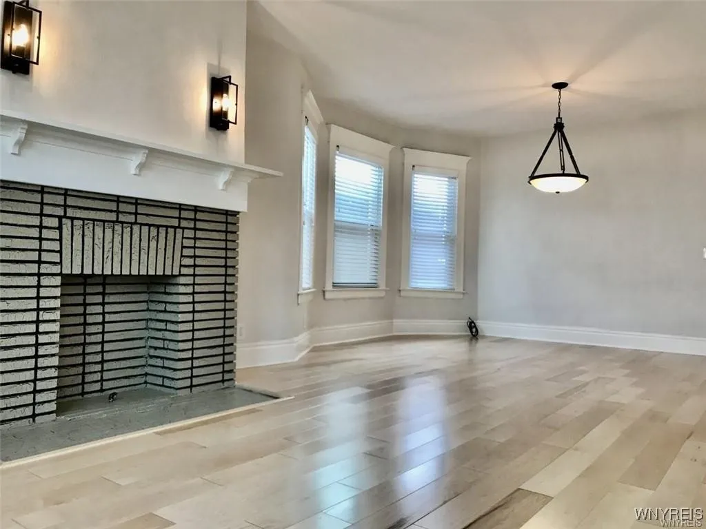 95 Inwood Place 2, Buffalo, New York 14209, Buffalo, New York 14209, 3 Bedrooms Bedrooms, 6 Rooms Rooms,1 BathroomBathrooms,Residential Lease,For Rent,95 Inwood Place 2, Buffalo, New York 14209,B1628194