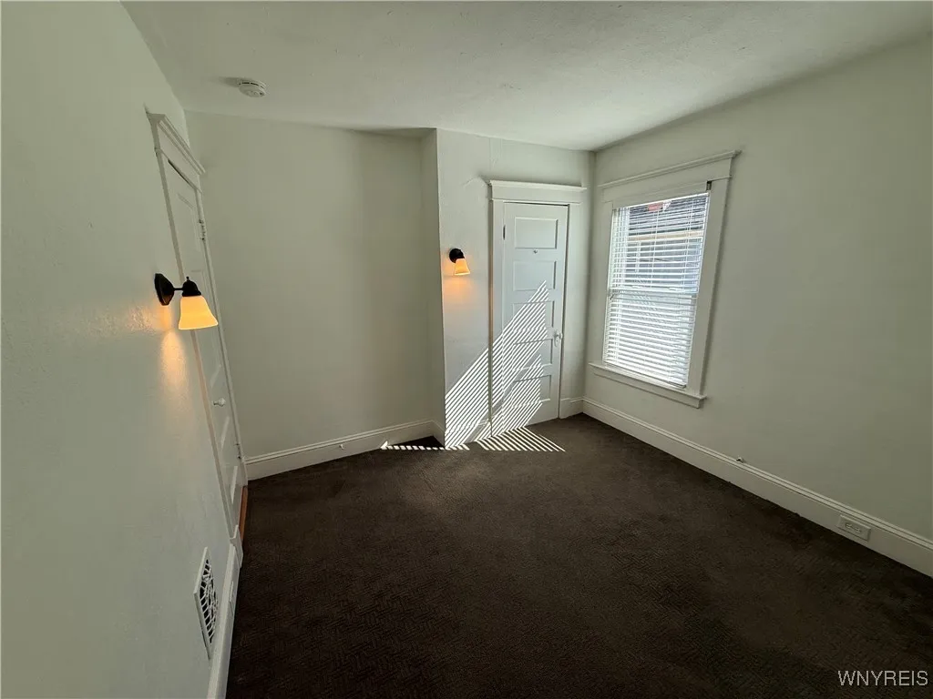 95 Inwood Place 2, Buffalo, New York 14209, Buffalo, New York 14209, 3 Bedrooms Bedrooms, 6 Rooms Rooms,1 BathroomBathrooms,Residential Lease,For Rent,95 Inwood Place 2, Buffalo, New York 14209,0,B1628194