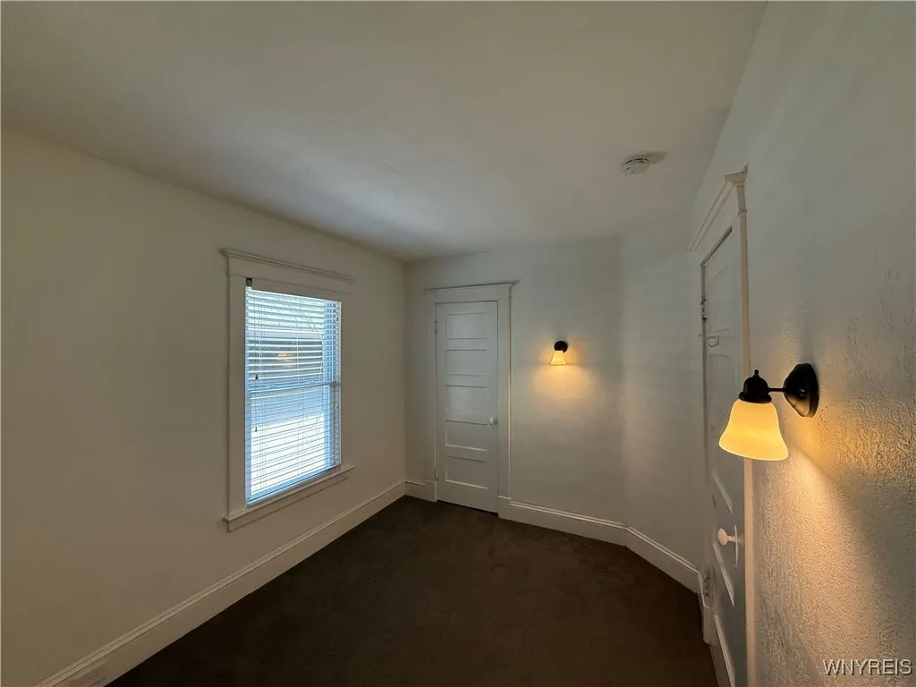 95 Inwood Place 2, Buffalo, New York 14209, Buffalo, New York 14209, 3 Bedrooms Bedrooms, 6 Rooms Rooms,1 BathroomBathrooms,Residential Lease,For Rent,95 Inwood Place 2, Buffalo, New York 14209,0,B1628194