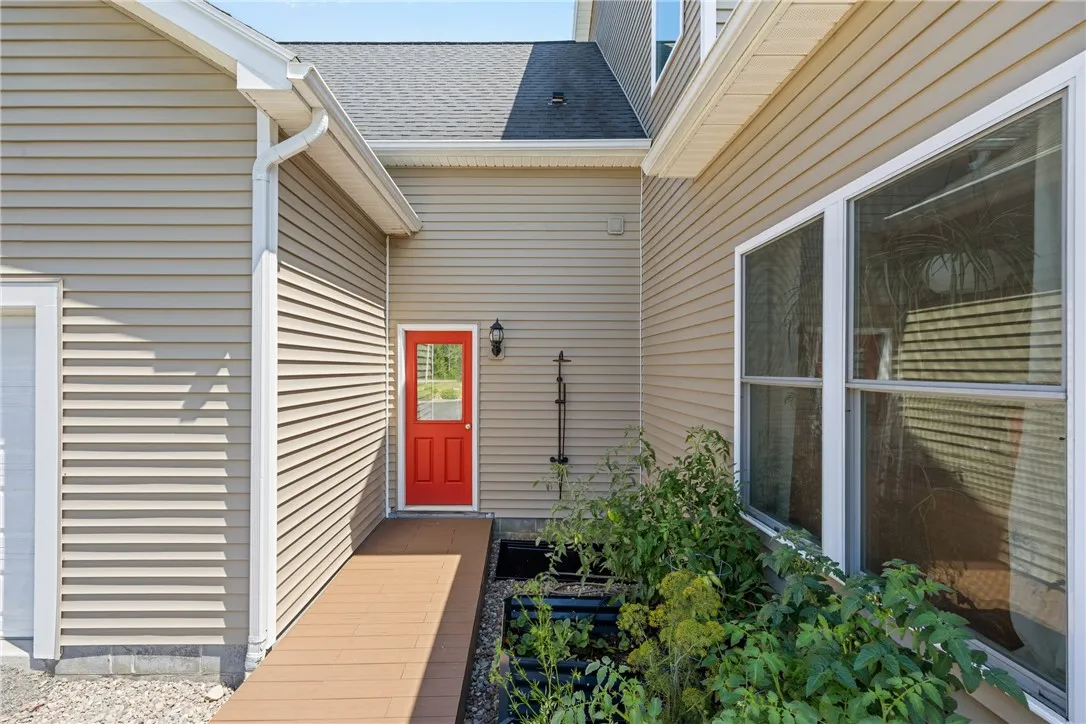 2975 West Walworth Road, Macedon, New York 14502, Macedon, New York 14502, 4 Bedrooms Bedrooms, 9 Rooms Rooms,2 BathroomsBathrooms,Residential,Closed,2975 West Walworth Road, Macedon, New York 14502,0,R1627720