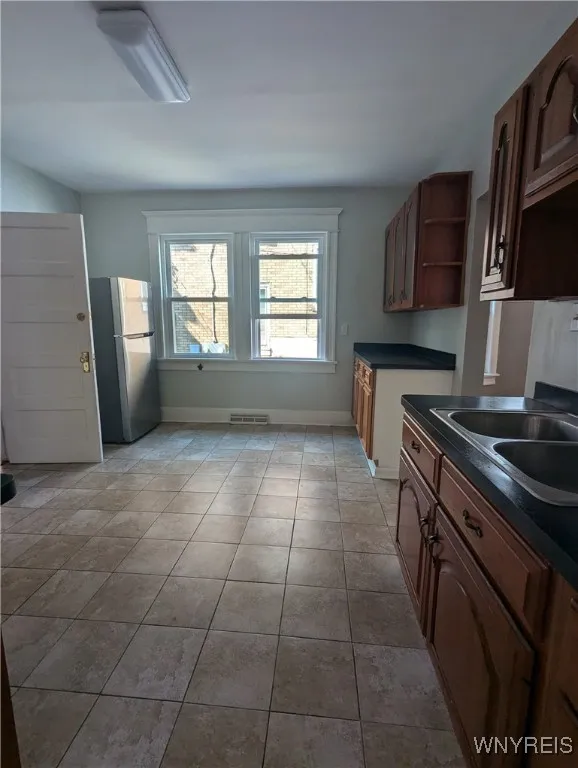 324 West Ave Avenue, Buffalo, New York 14201, Buffalo, New York 14201, 3 Bedrooms Bedrooms, 5 Rooms Rooms,1 BathroomBathrooms,Residential Lease,For Rent,324 West Ave Avenue, Buffalo, New York 14201,B1628223